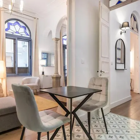 Historic Gem With Modern Comfort By Rems Malaga Exterior photo