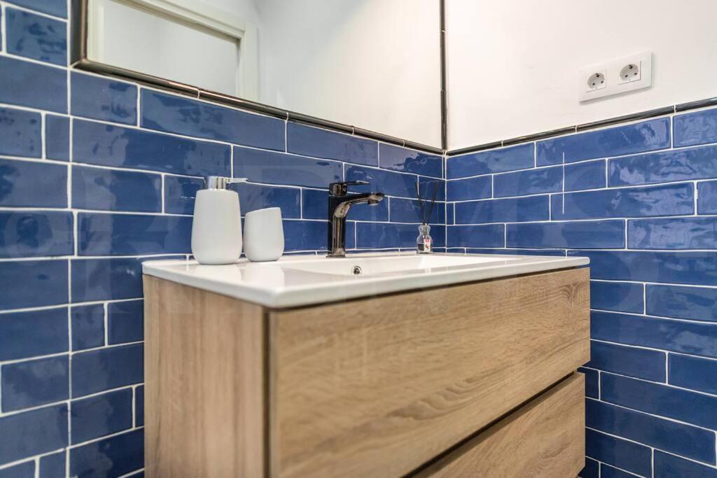 Historic Gem With Modern Comfort By Rems * Málaga